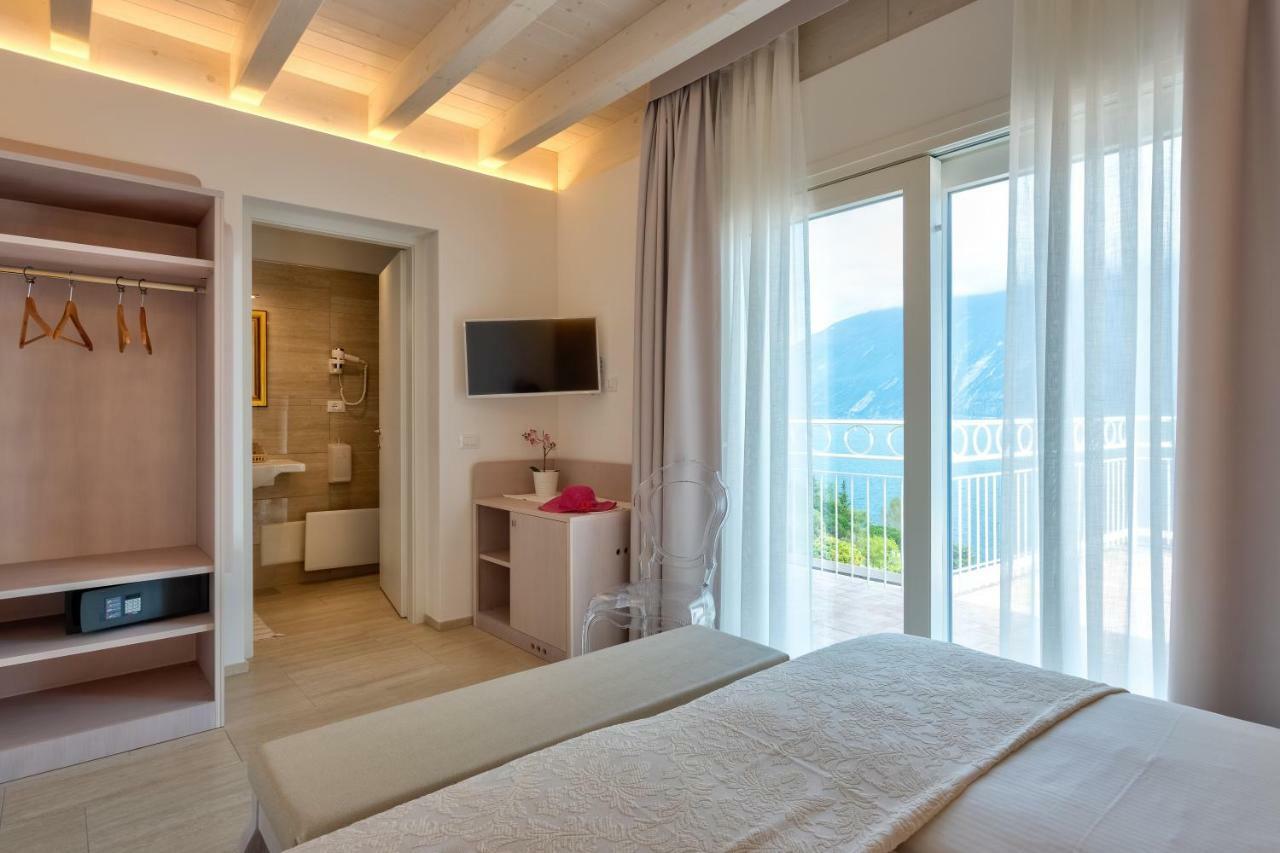 Hotel Riviera Panoramic Green Resort Limone sul Garda Exterior photo